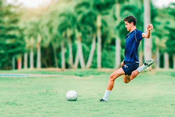 Come integrare l'allenamento pliometrico nel regime di un calciatore?